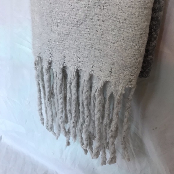 Super Soft Fringe Edge Scarf - Picture 3 of 6